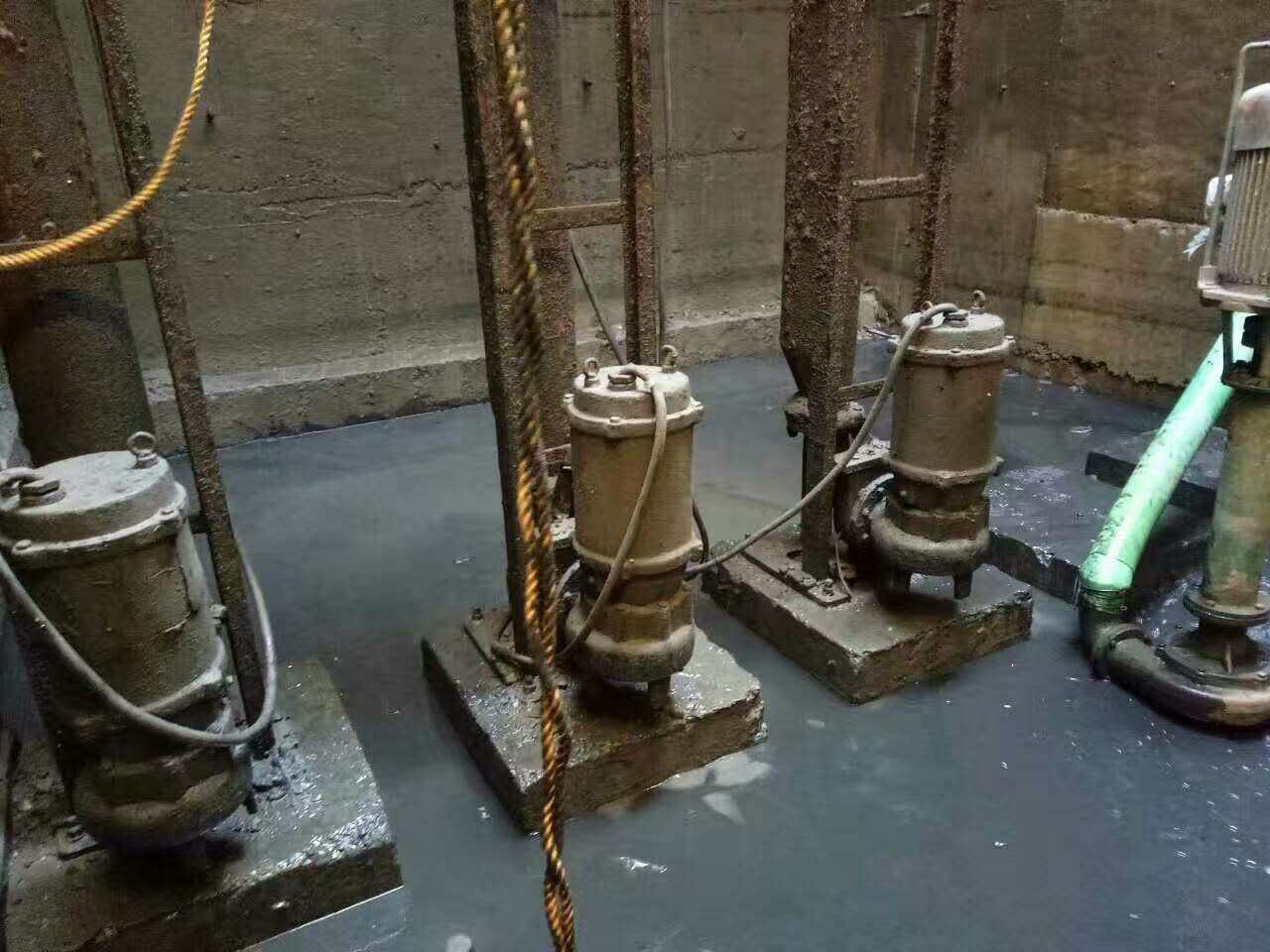 市南污水池清理